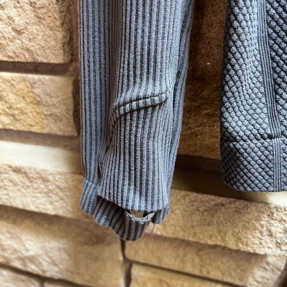 Athleta FLURRY BASE LAYER TURTLENECK Charcoal Grey Small - Picture 8 of 10